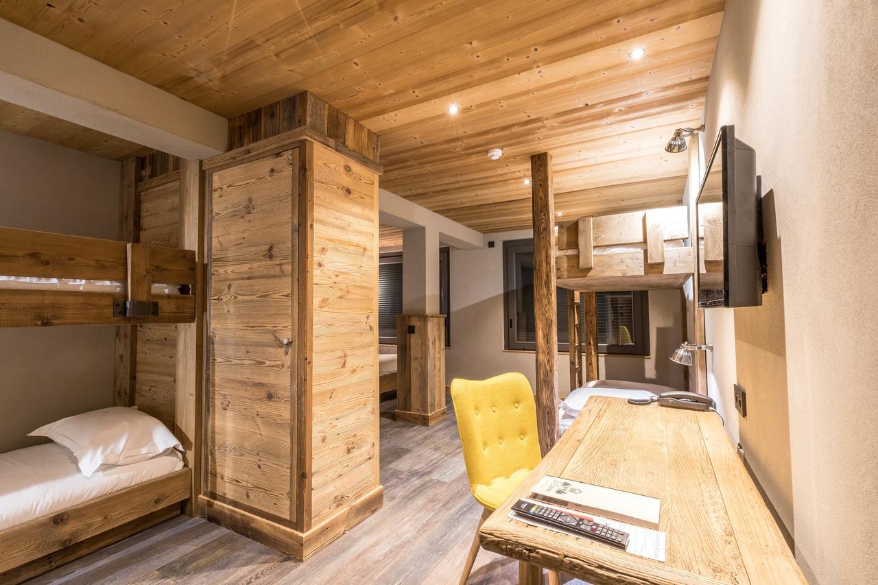Les Cabanes De La Maison Rouge FRENCH ALPS Luaran gambar